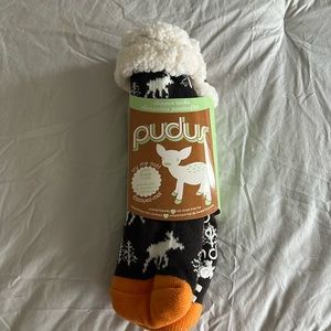 NWT Pudus Slipper Socks
